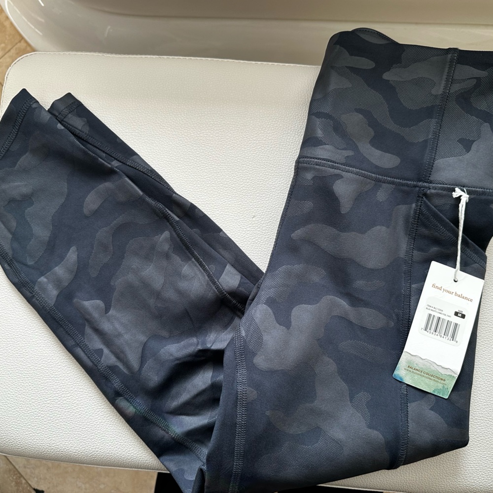 Balance Collection Gray Blue Camouflage Leggings Medium NWT